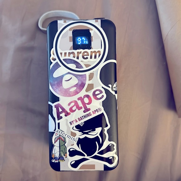 Battery bank. Will charge all of your devices 10+ times EASILY. - Picture 1 of 7